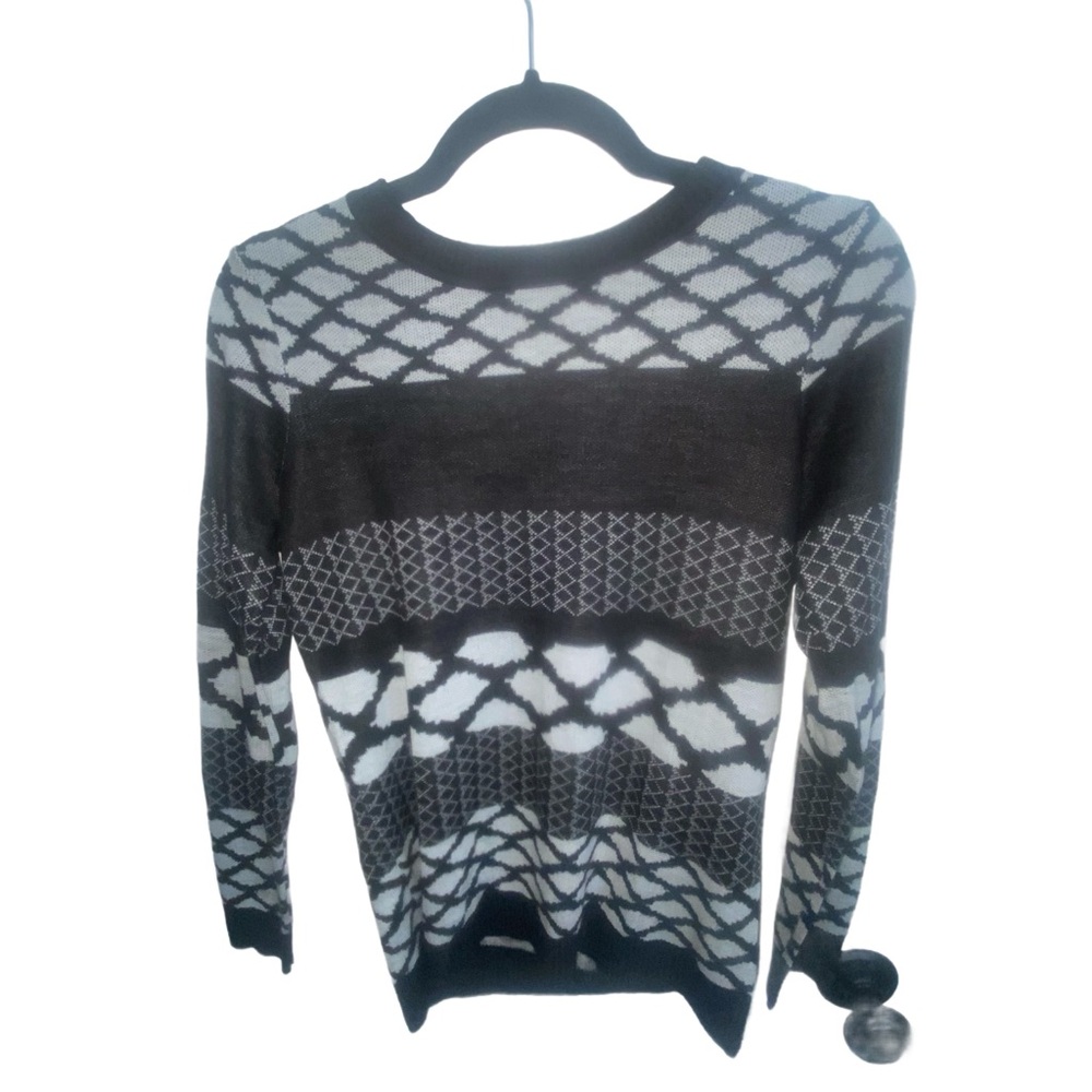 The Limited Black & White Geometric Petite Sweater Sz PS